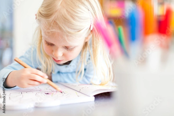 Fototapeta Mädchen malt