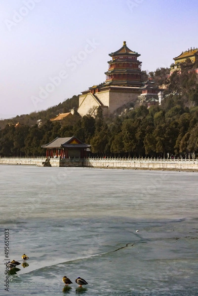 Obraz 中国の冬の湖面と城