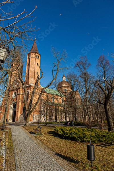 Fototapeta Płock - Plock - View of the Tumskie hill in Plock, Poland in spring. Bazylika Katedralna Wniebowzięcia NMP