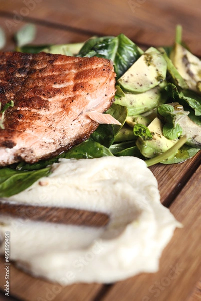 Obraz Potrawa warzywna, ryba, sałatka