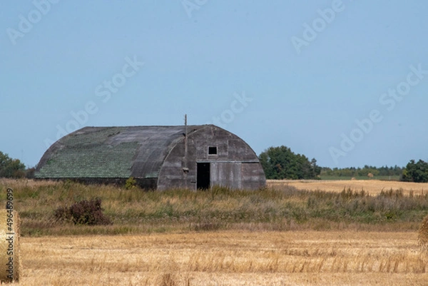 Fototapeta Abandoned barn in rural Saskatchewan, Canada