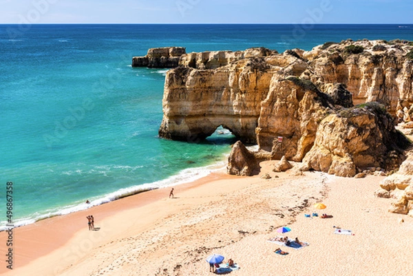 Fototapeta View of Praia da Mare das Porcas beach in Algarve, Portugal.