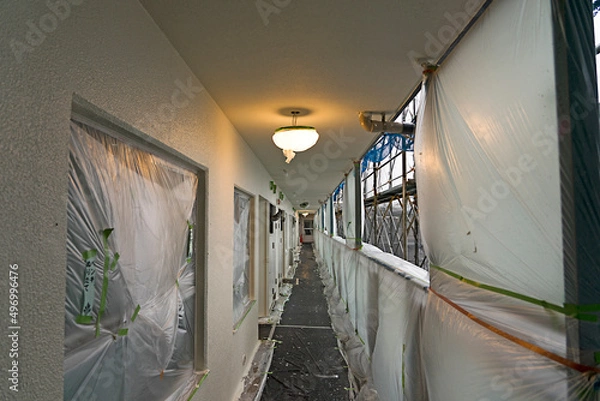 Obraz 工事中のマンションの廊下
