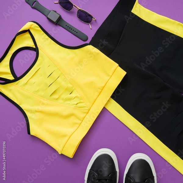 Obraz yellow t shirt