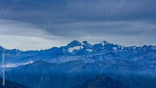 Fototapeta mountains and clouds at Sierra Nevada