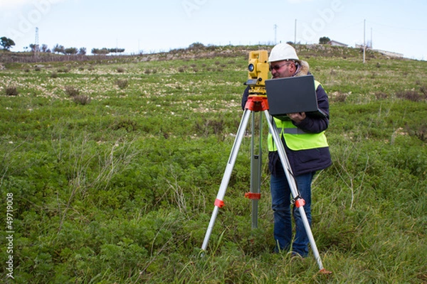 Obraz ingegnere con teodolite