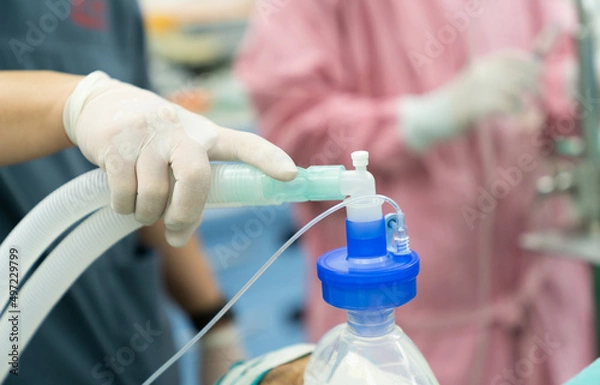 Obraz anesthesiologist prepare for insert endotracheal tube