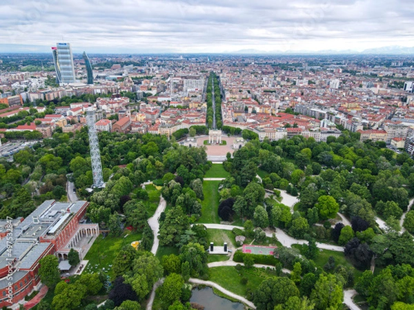 Obraz Aerial view of Castello Sforzesco (Sforza castle) in Milan. Drone photography in Lombardia. Historic medieval Sforza fortress and Arco della Pace in Sempione park, north Italy, in Europe.