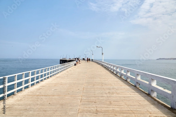 Obraz El distrito de Cerro Azul es uno de los dieciséis que conforman la provincia de Cañete ubicada en el departamento de Lima en la Costa central del Perú. Dentro de la división eclesiástica de la Iglesia