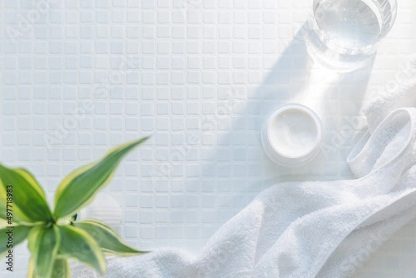 Fototapeta 保湿クリームのジャー・テクスチャー。白背景のスキンケア美容イメージ。