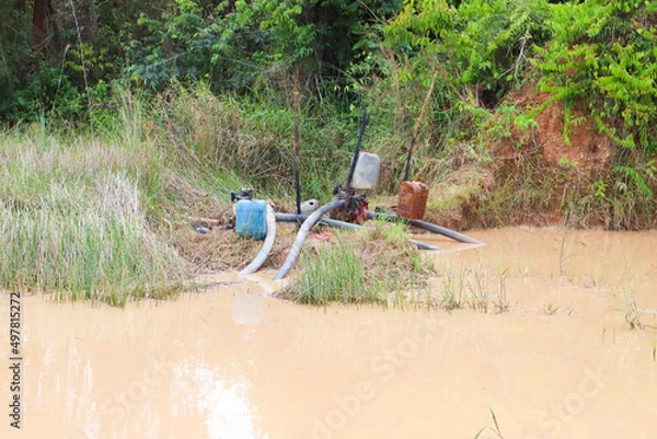 Fototapeta Minería ilegal en Colombia y sus consecuencias ambientales