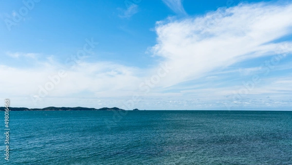 Obraz beautiful sea with blue sky background