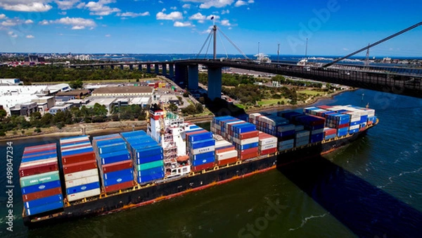 Obraz ship under bridge