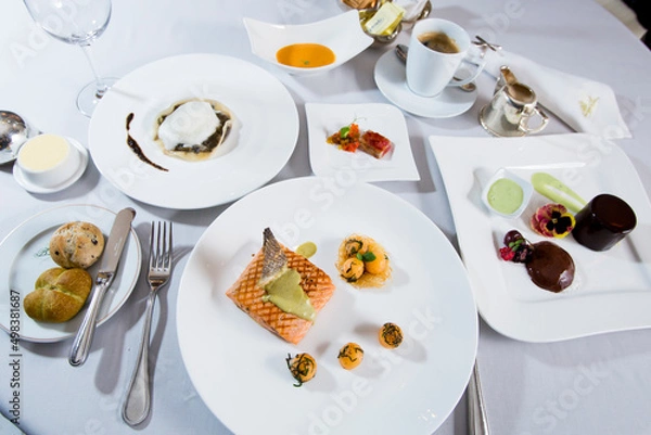 Fototapeta フランス料理の全コース料理