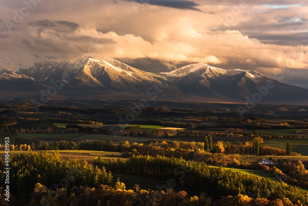 Obraz 北海道美瑛から見た冠雪の大雪山国立公園