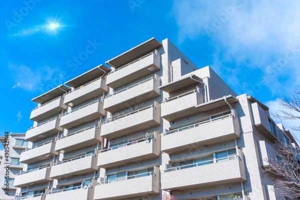 Obraz マンションの外観と爽やかな青空の風景_c_05