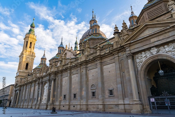 Fototapeta ヌエストラ・セニョーラ・デル・ピラール聖堂　サラゴサ　スペイン