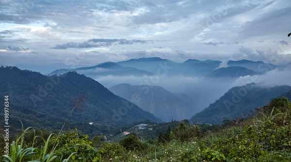 Fototapeta Mountains and clouds background n Alishan mountain in Taiwan