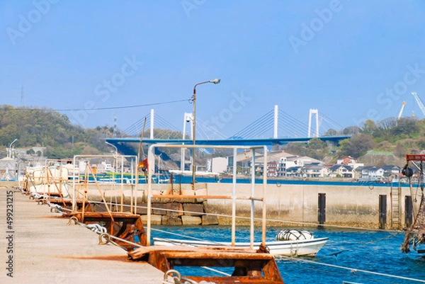 Fototapeta 尾道水道の海岸と尾道大橋　瀬戸内海の風景