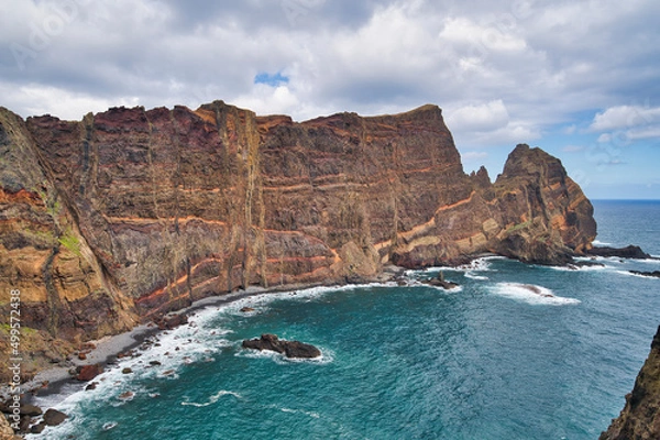 Fototapeta Ponta de Sao Lourenco, Madeira,Portugal. Beautiful scenic mountain view of green landscape,cliffs and Atlantic Ocean.