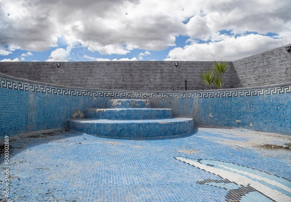Obraz Swimming pool in poor condition, pending repair