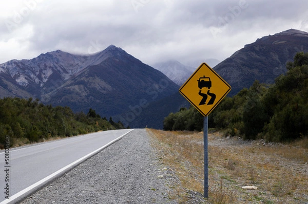 Obraz Curvas sinalizadas na rota dos 7 lagos