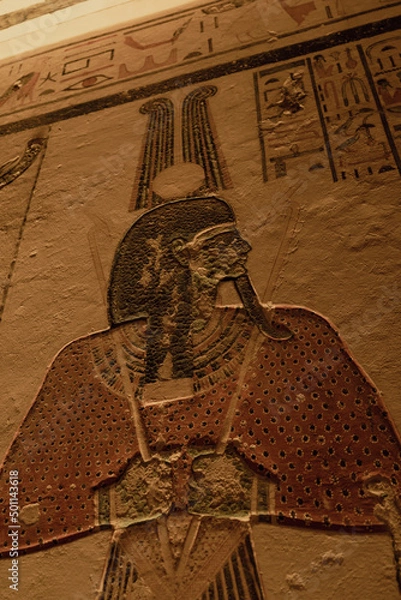 Obraz The Great Pyramid of Giza is a defining symbol of Egypt and the last of the ancient Seven Wonders of the World. The massive temple complex of Karnak was the principal religious center of the god Amun.