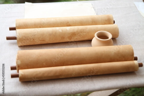 Obraz Pergamena con calamaio e penna