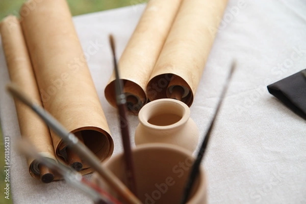 Obraz Pergamena con calamaio e penna