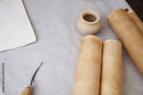 Obraz Pergamena con calamaio e penna