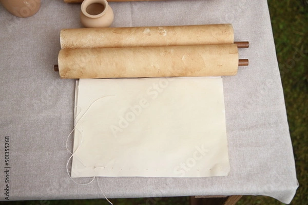 Obraz Pergamena con calamaio e penna