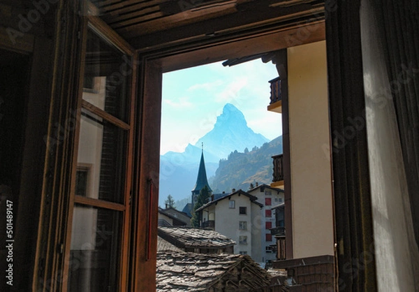 Obraz シルエットのマッターホルンとツェルマット村の時計塔