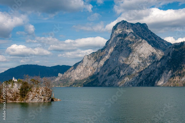 Fototapeta View of Traunkirchen village in Sazkammergut region of Austria