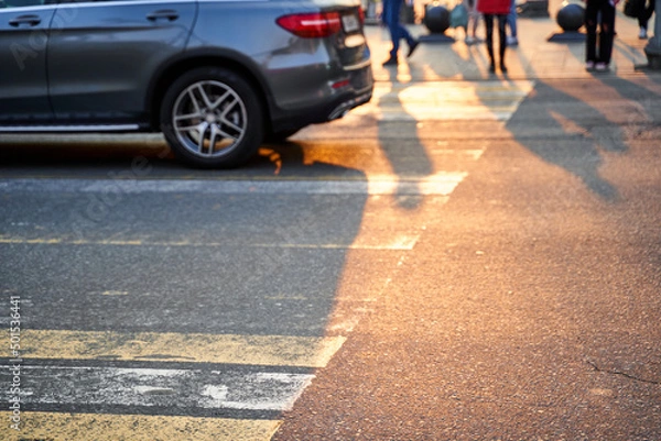Obraz people walking on the street