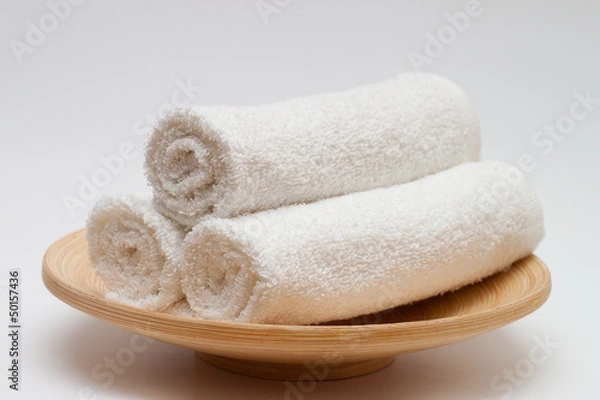 Obraz Handtücher auf Holzteller