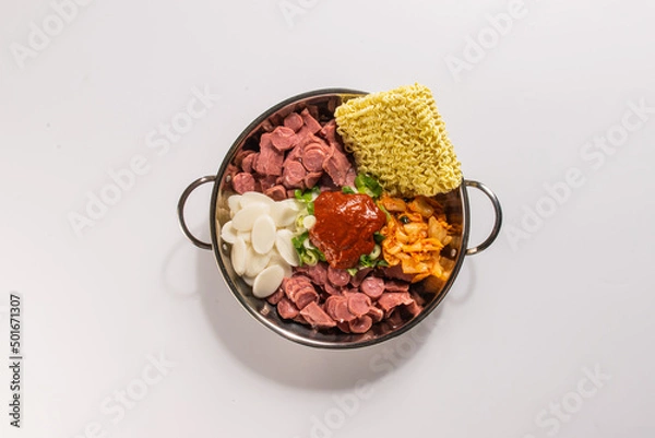 Obraz 햄 소세지 김치를 넣어 만든 부대찌개