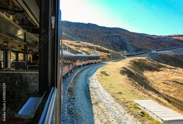 Obraz ゴルナ―グラート目指して上っていく登山電車