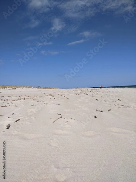Obraz Littered white sand beach