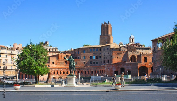 Obraz Rome street with a view of the ancient ruins