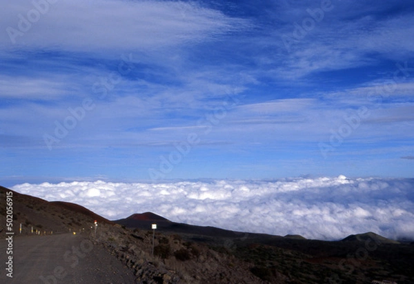 Fototapeta ハワイ・ハワイ島のマウナケアの雲の上
