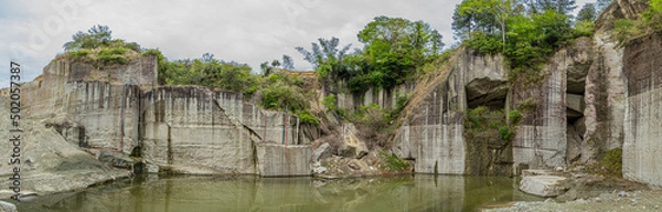 Obraz 栃木県宇都宮市　大谷石採掘場　露天掘り　カネホン