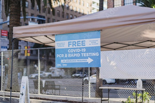 Obraz Free covid-19 PCR and RAPID Testing lab on streets during in United state of america which rapid results in less than 10 minutes and pcr results within 48-72 hours every day.