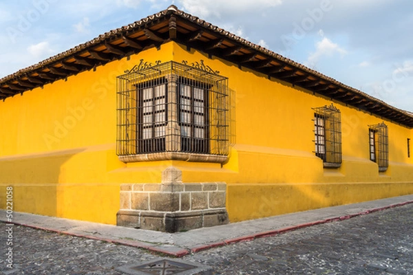 Obraz Yellow House Corner