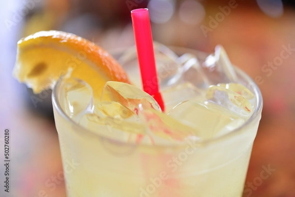 Fototapeta 夏には冷たいレモネードがおすすめ