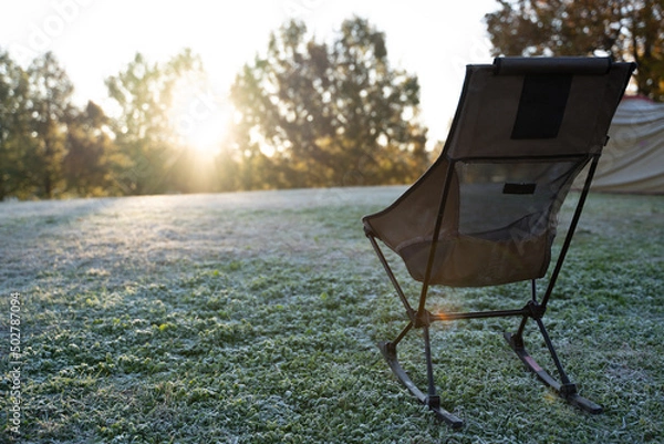 Obraz 朝日とチェア