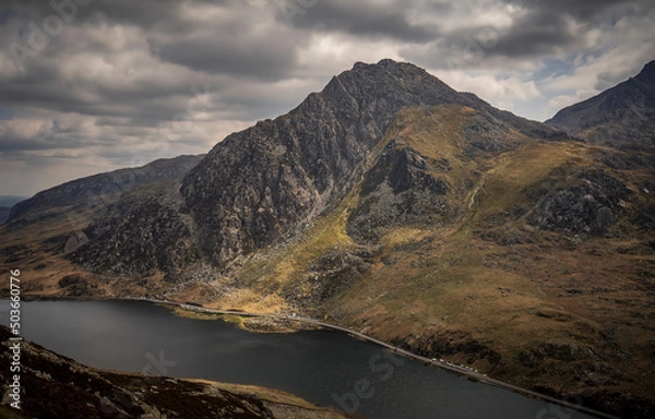 Obraz Tryfan mountain and Llyn Ogwen in Snowdonia North Wales