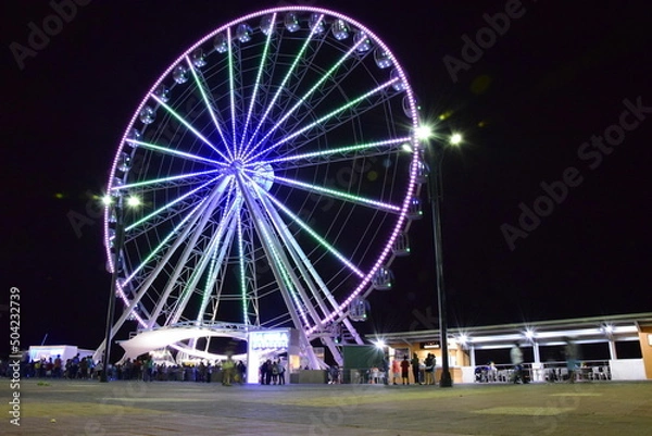 Fototapeta Guayaquil. Ferris Wheel (La Perla) Rueda Moscovita, Malecon 2000, Downtown Guayaquil. night shot