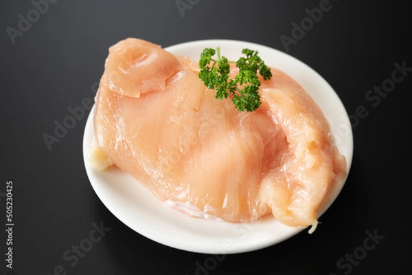 Fototapeta 砂糖塩で揉んだ鶏むね肉