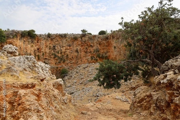 Obraz crete view into a sinkhole