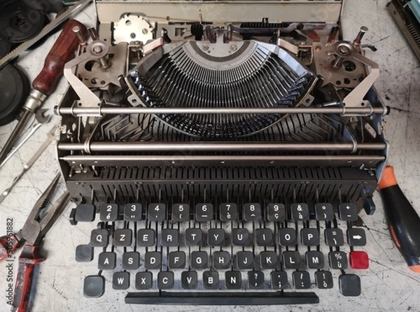 Obraz old disassembled typewriter